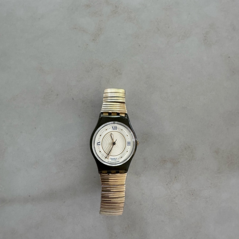 Vintage Swatch Lady Little Rock (1994) – Gold Stretch Band – 25mm Quartz Watch